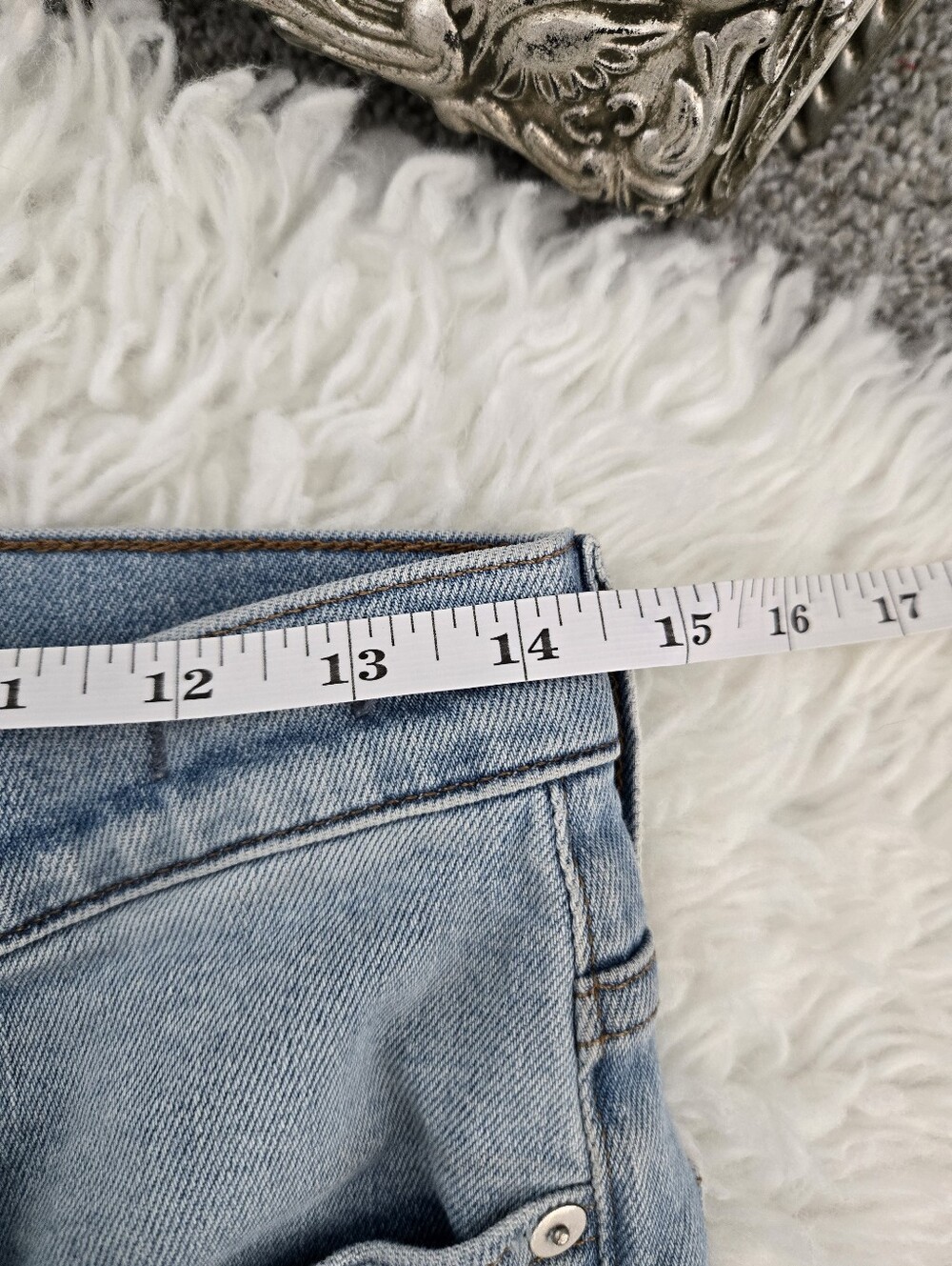 Madewell The Perfect Vintage Straight Jean: Knee-Rip Edition. Size 28. - Picture 6 of 11